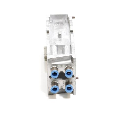 Connection block 18652 Used